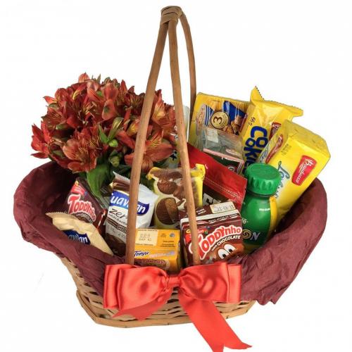 CESTA DE FLORES COM BUQUE DELICADO